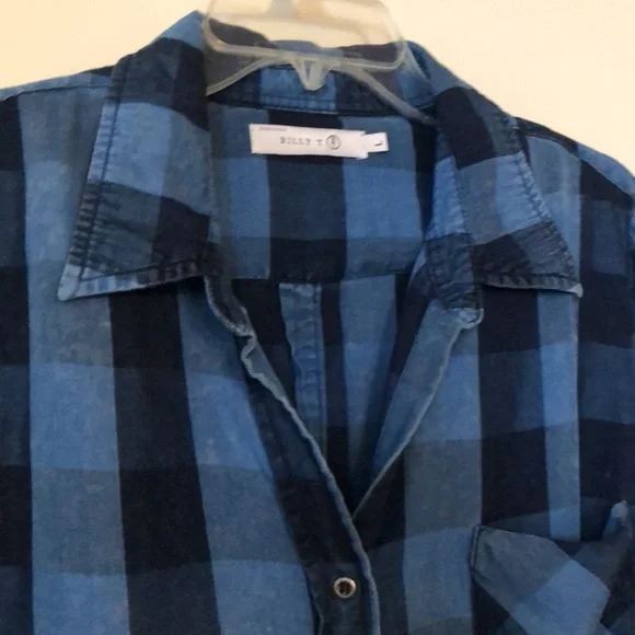 Women’s plaid button down shirt blues slightly distressed fabric modern look L - Picture 2 of 5